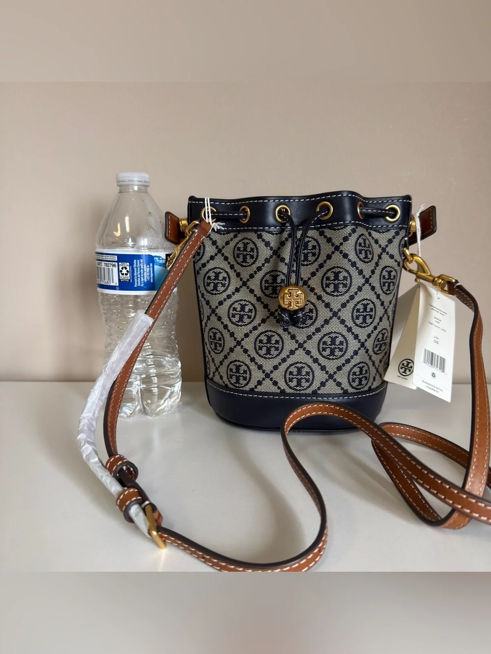 Tory Burch T MONOGRAM MINI BUCKET BAG